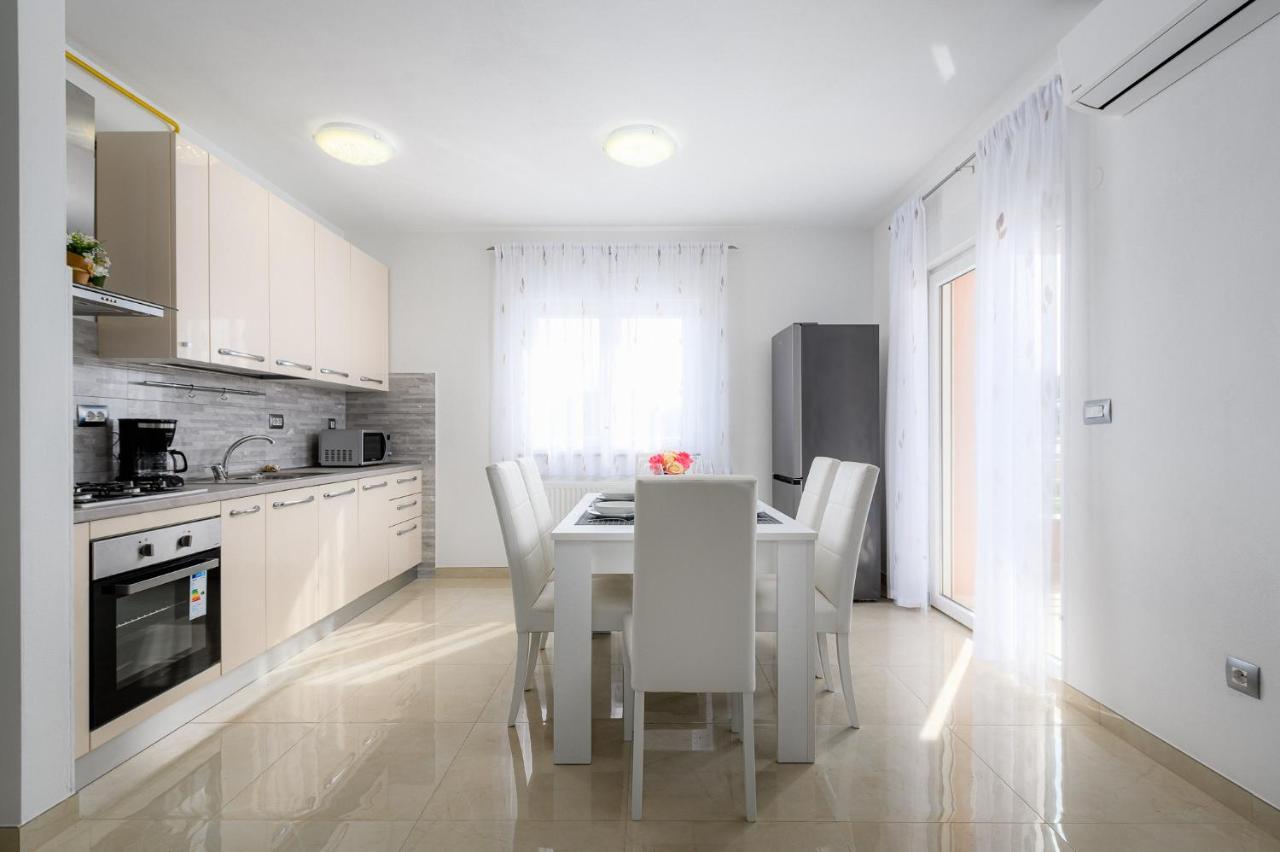 Stancija Amoroso Porec Apartments Bagian luar foto