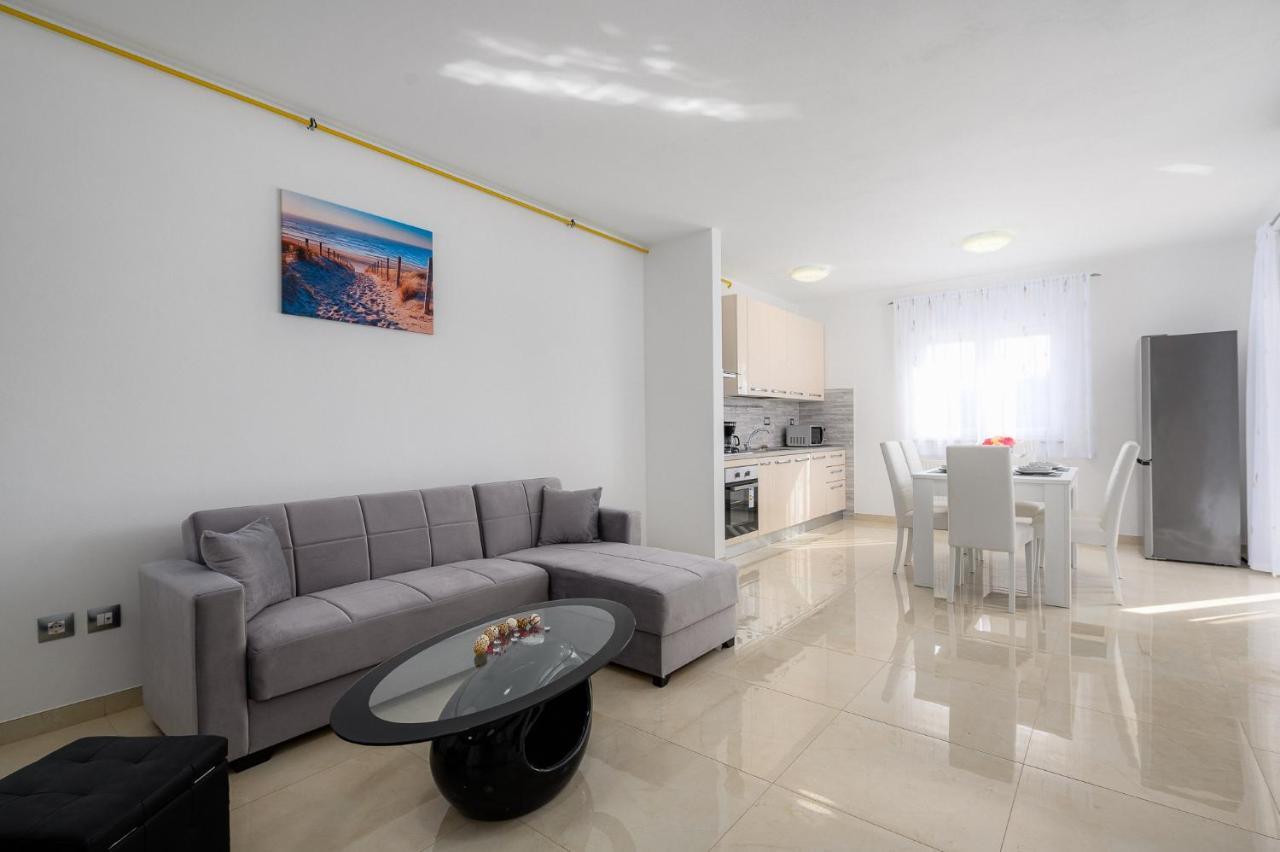 Stancija Amoroso Porec Apartments Bagian luar foto