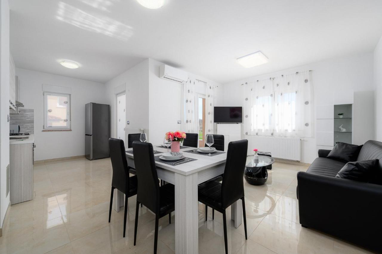 Stancija Amoroso Porec Apartments Bagian luar foto