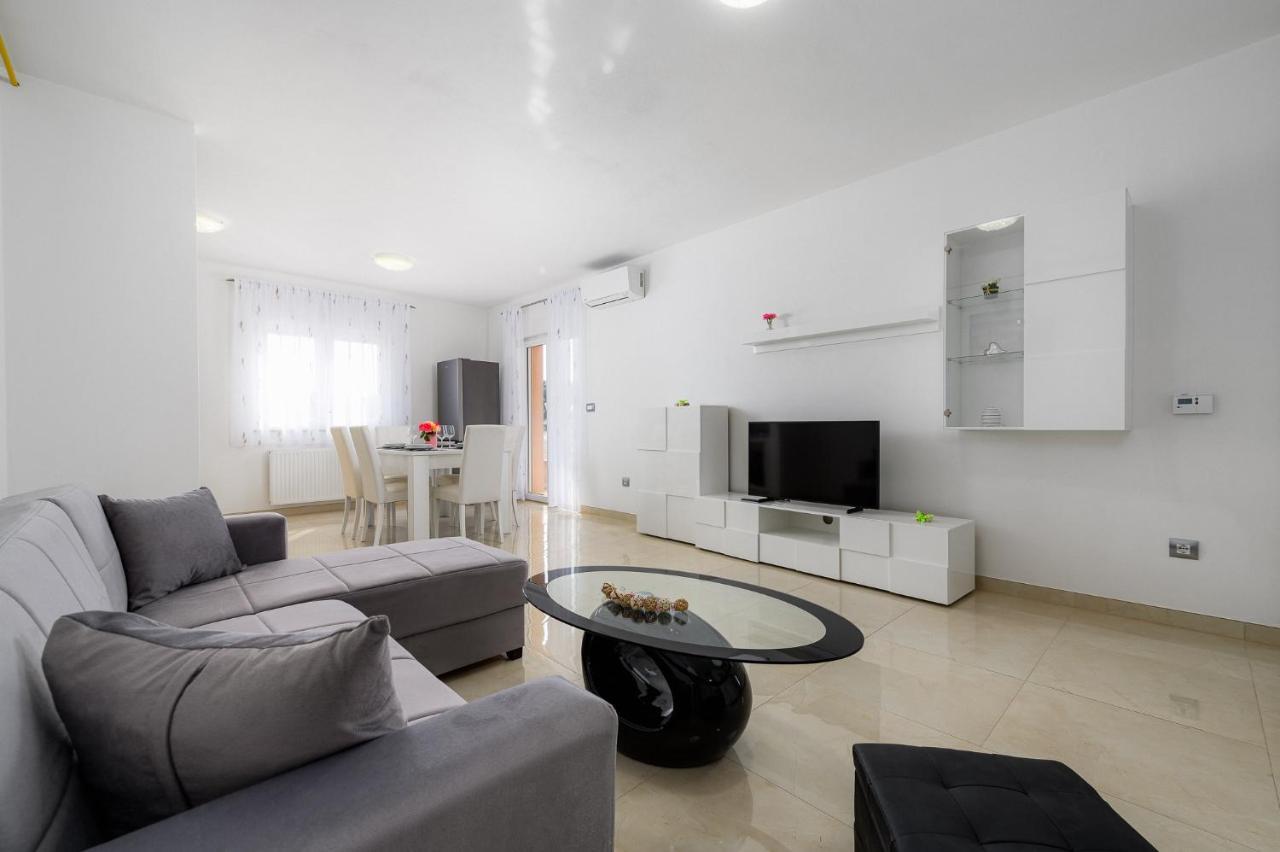Stancija Amoroso Porec Apartments Bagian luar foto